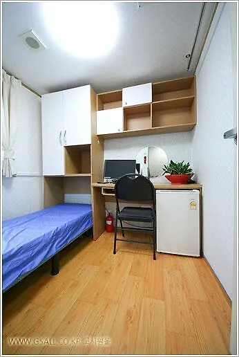 Apple Gositel Hostel Seoul South Korea